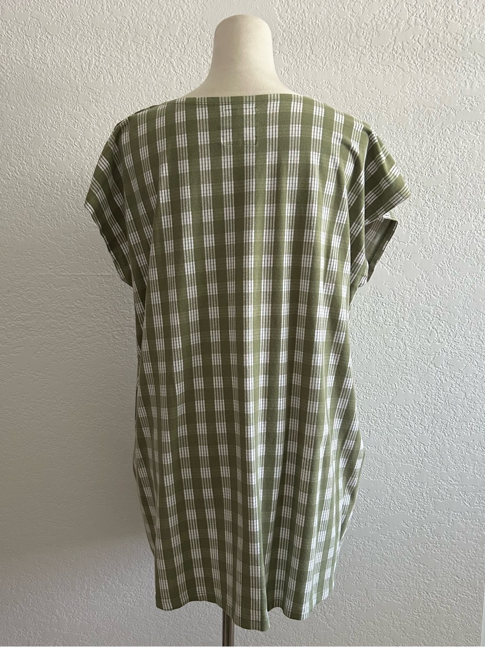 ki-ele Organic Cotton Hannah Shirt Dress in Light Green and White Palaka Print - Picture 4 of 6